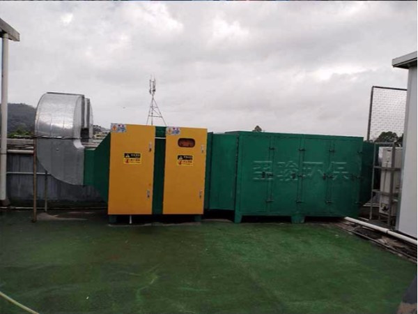 工業(yè)廢氣活性炭過(guò)濾箱